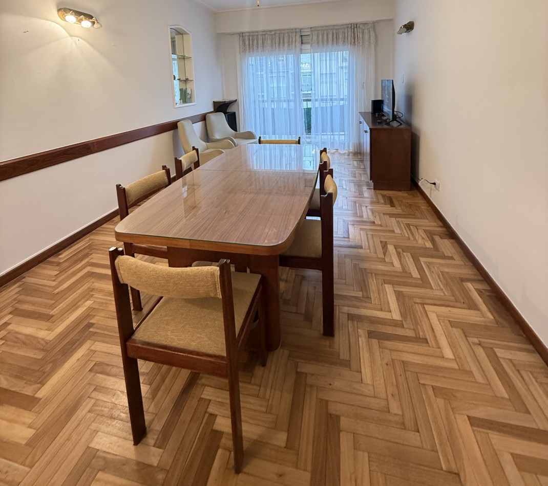 Departamento tres ambientes con Dep. y cochera Plaza Colon