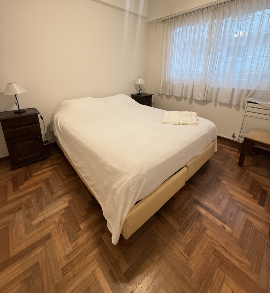 Departamento tres ambientes con Dep. y cochera Plaza Colon