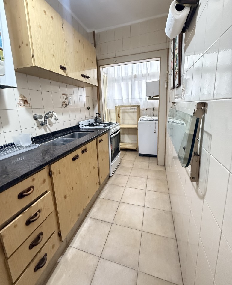 Departamento tres ambientes con Dep. y cochera Plaza Colon