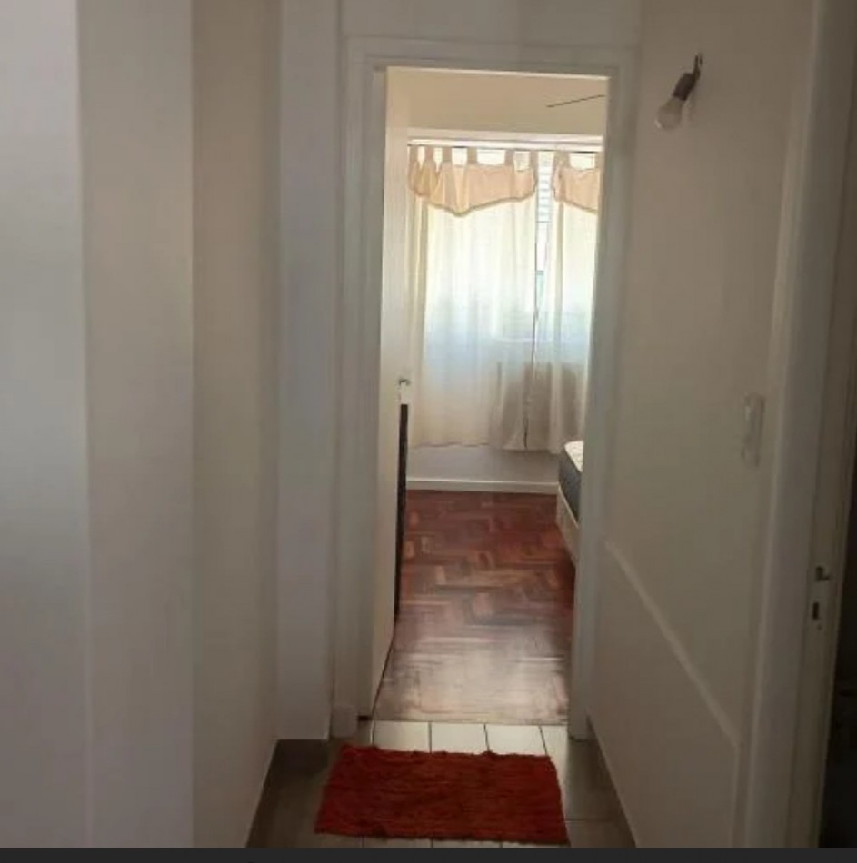 Departamento dos ambientes al frente