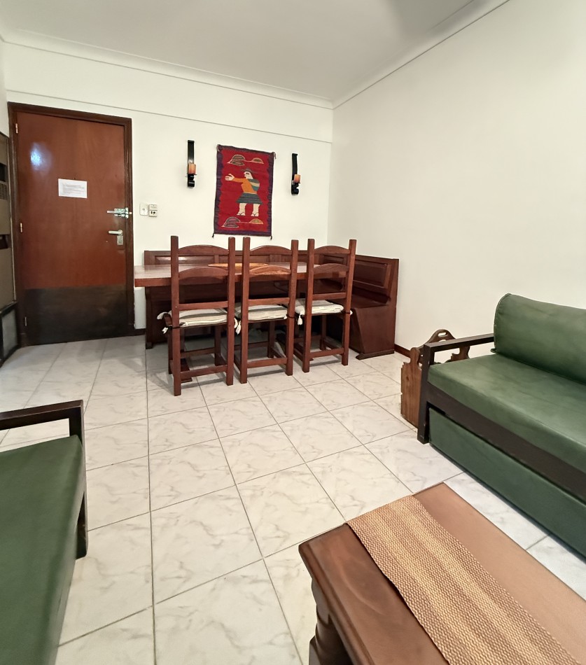 Departamento dos ambientes con cochera cubierta y baulera