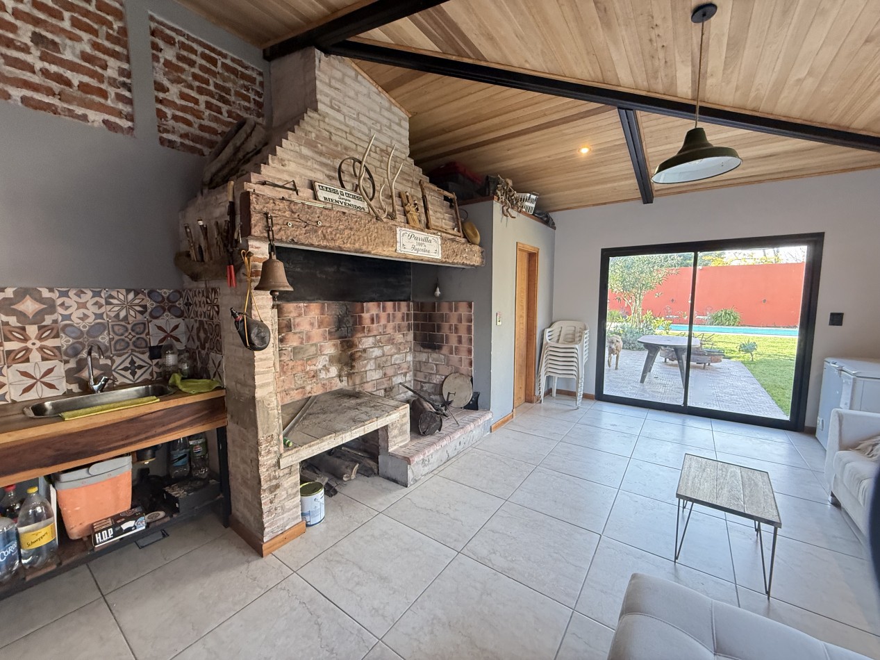Casa en venta La Florida cinco ambientes