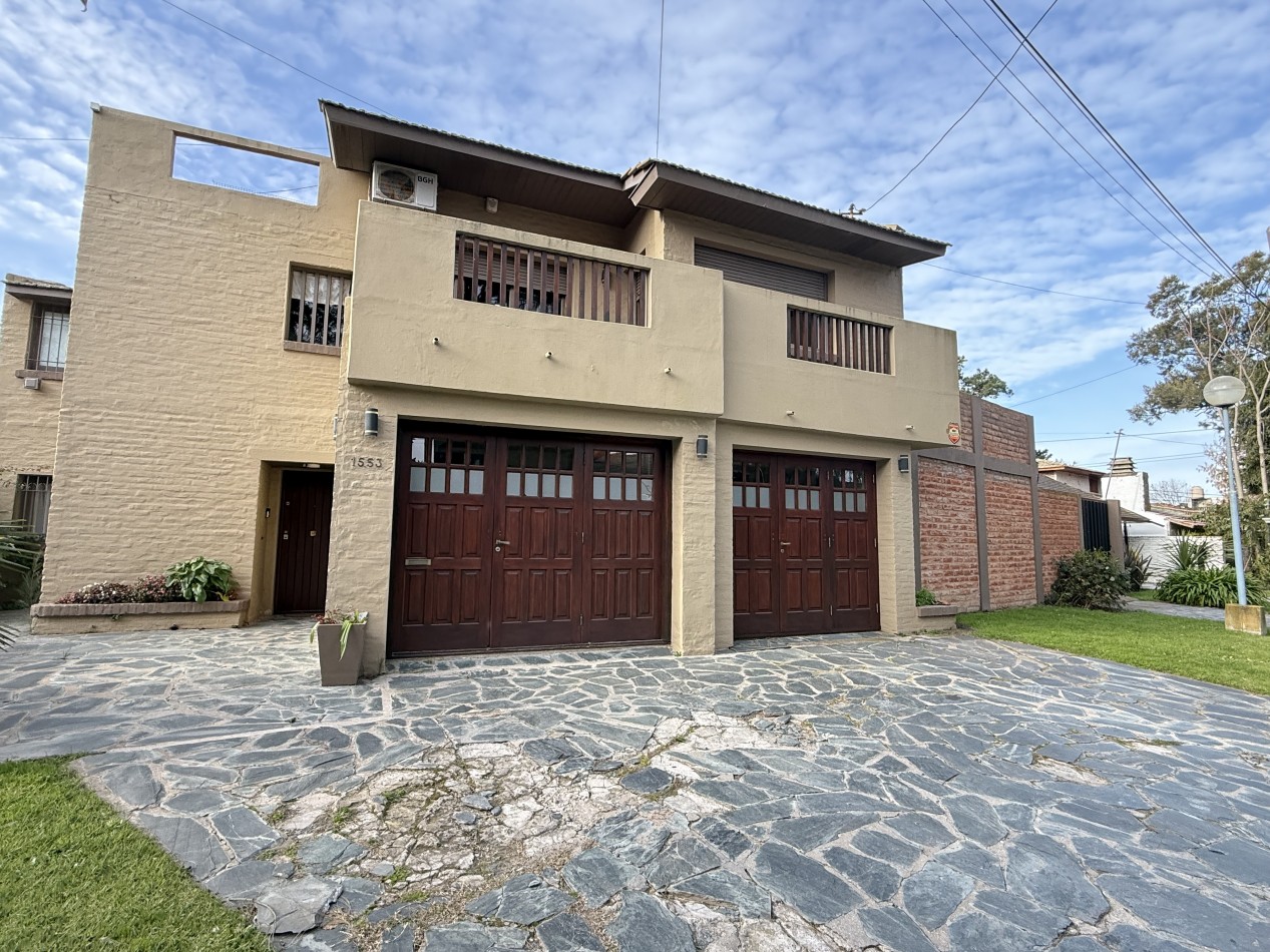 Casa en venta La Florida cinco ambientes