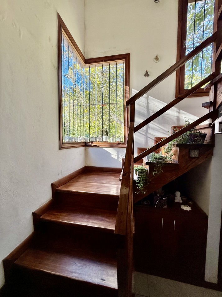 Casa en venta con gran lote y pileta 