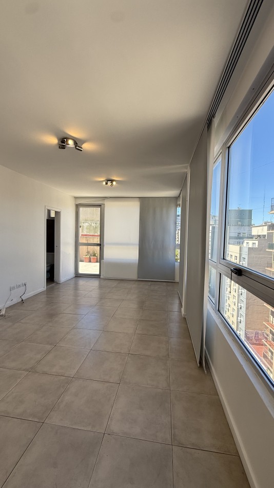 Departamento tres ambientes con gran terraza 