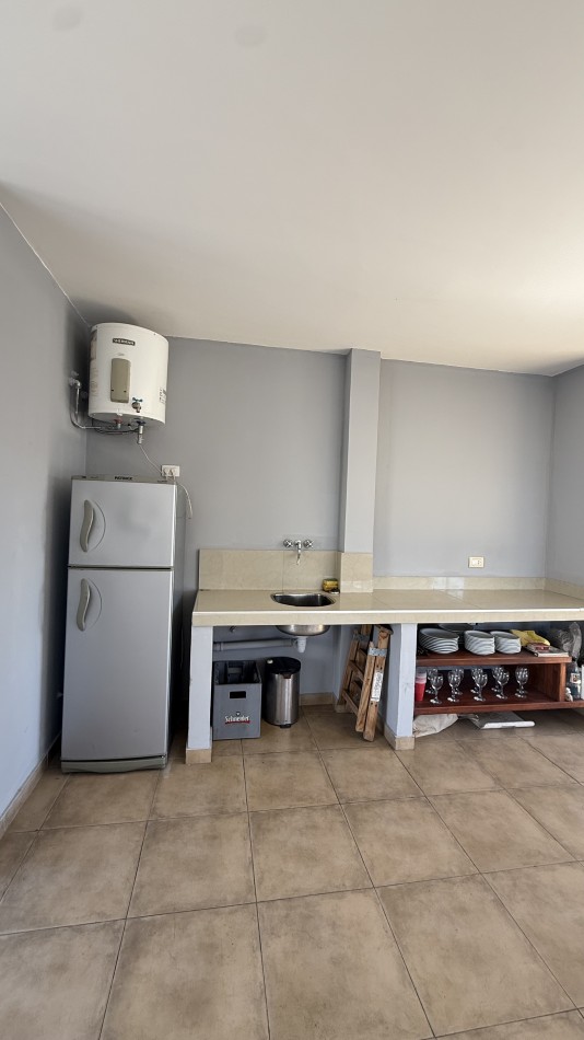 Departamento tres ambientes con gran terraza 