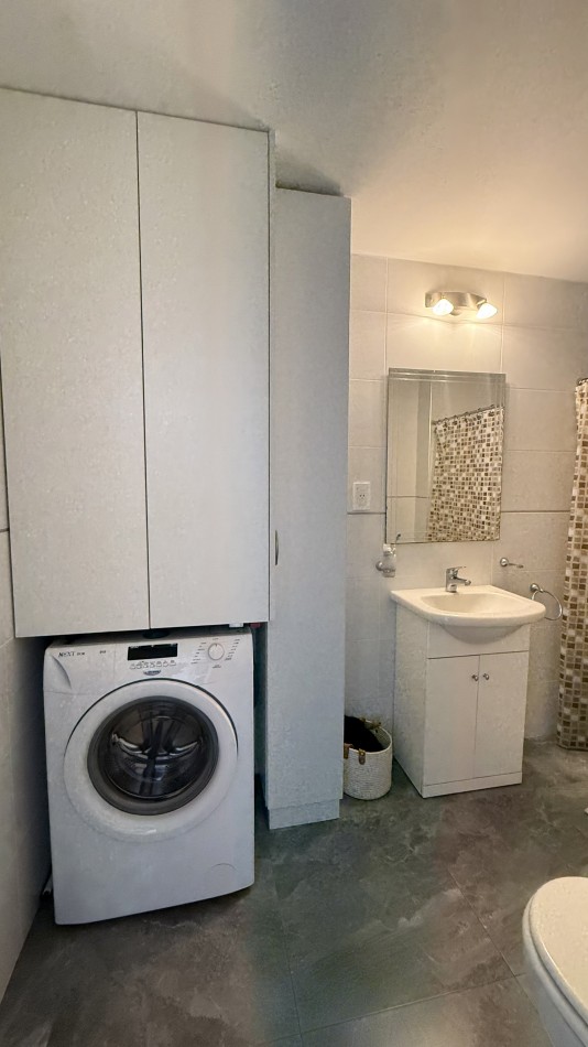 Departamento dos ambientes con cochera y quincha privado 