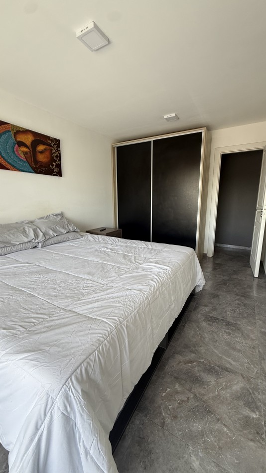 Departamento dos ambientes con cochera y quincha privado 