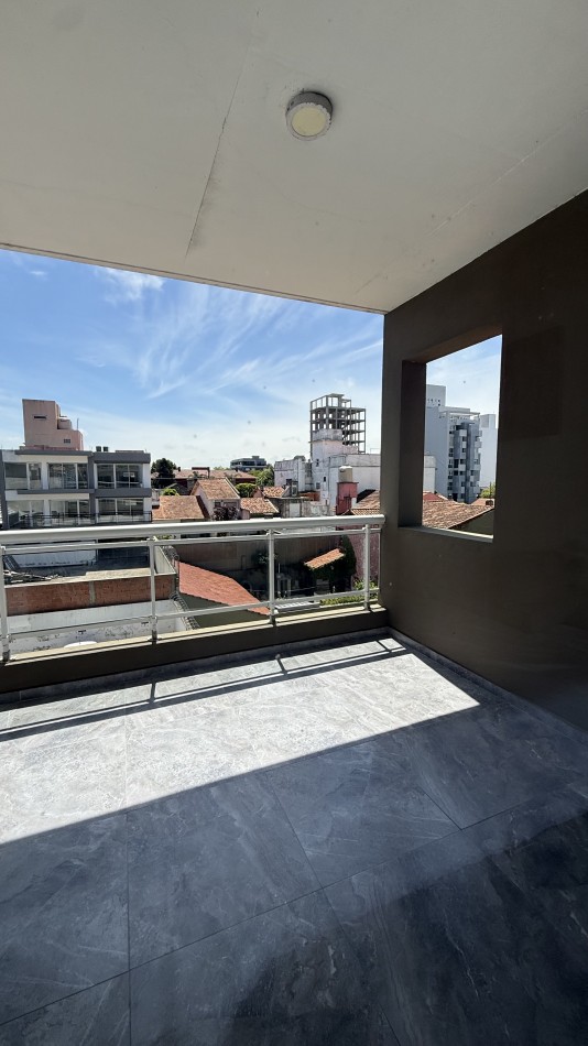 Departamento dos ambientes con cochera y quincha privado 