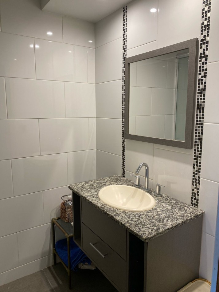 Departamento tres ambientes con cochera 