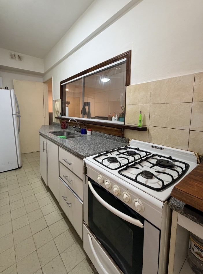 Departamento dos ambientes y medio, con patio y parrilla 