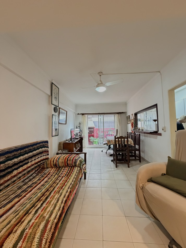 Departamento dos ambientes y medio, con patio y parrilla 