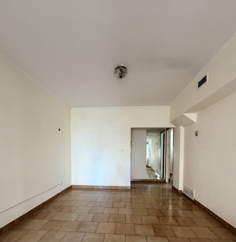 Departamento 4 ambientes para dependencias y cochera 