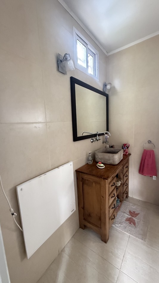 Casa en venta con pileta y amplio parque 