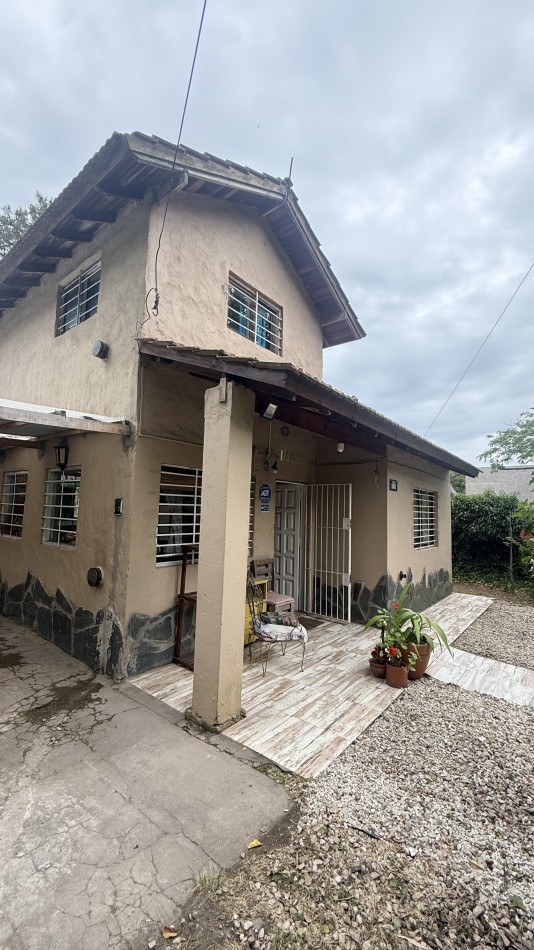 Casa en venta con pileta y amplio parque 