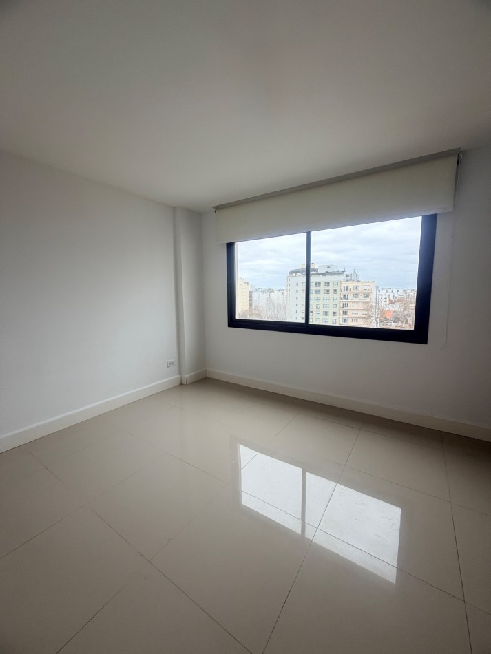 Departamento dos ambientes a la calle con cochera