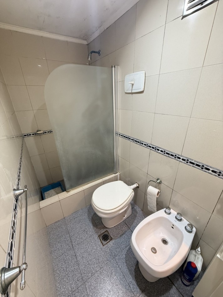 Casa en venta con gran lote y pileta 