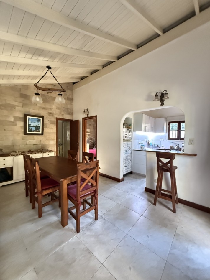 Casa en venta con gran lote y pileta 