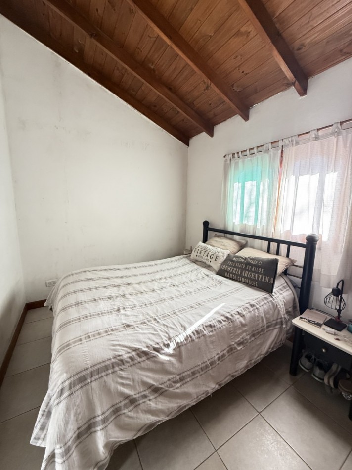 Casa en venta con gran lote y pileta 