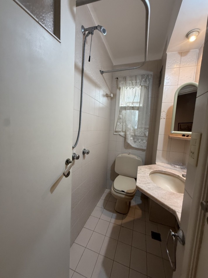 Departamento cuatro ambientes a la calle 