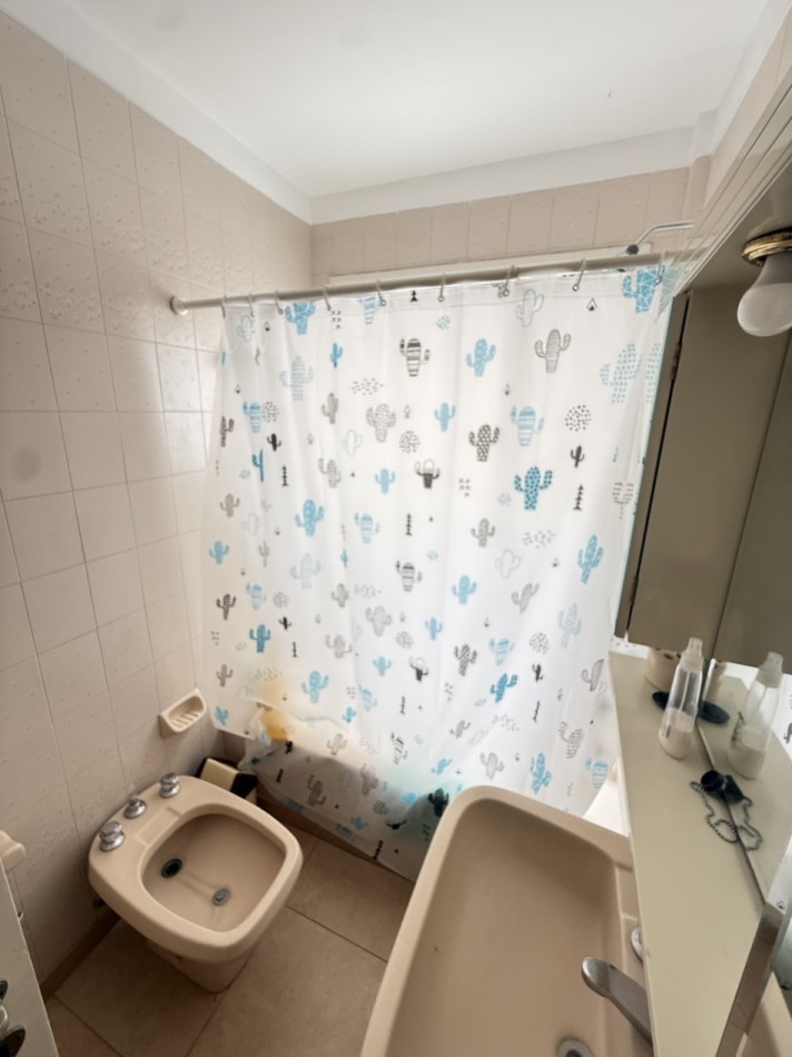 Departamento cuatro ambientes a la calle 