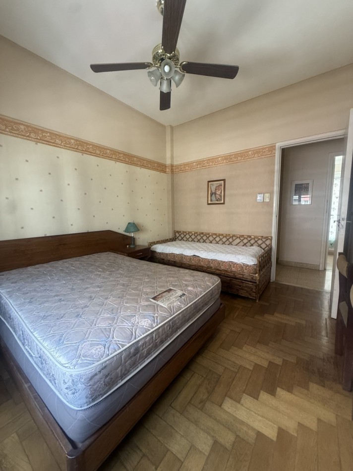 Departamento cuatro ambientes a la calle 