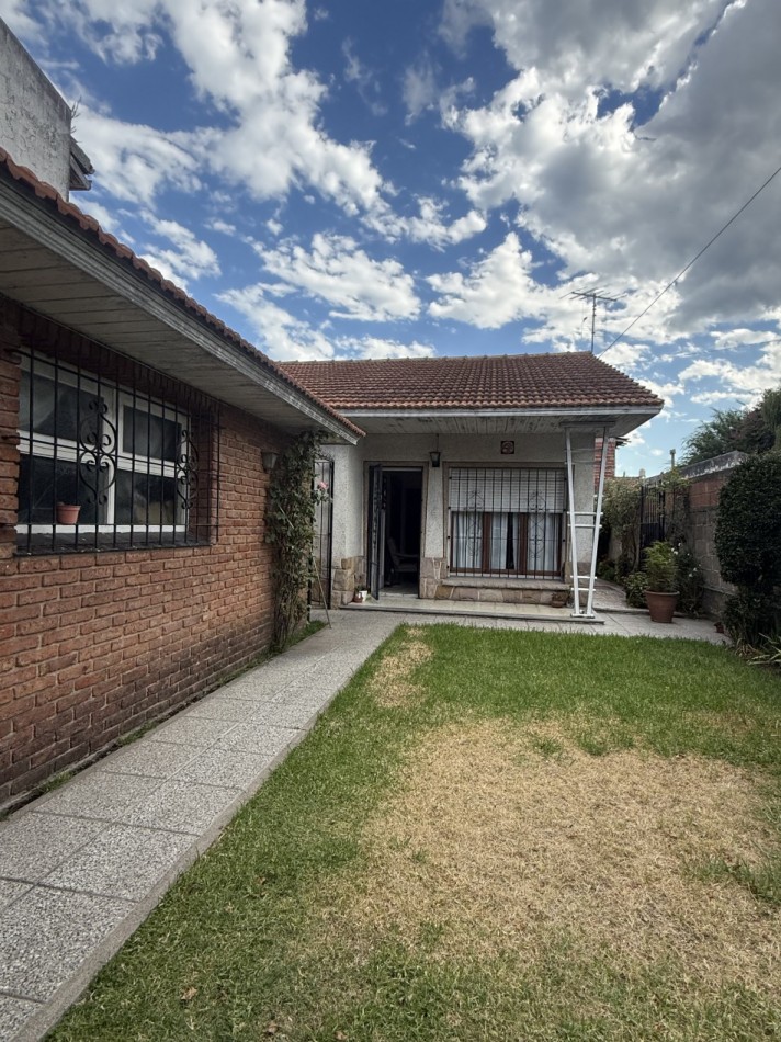 Casa en lote propio de tres ambientes 