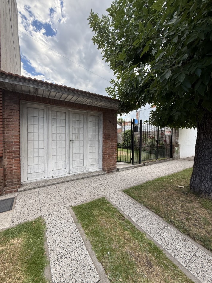 Casa en lote propio de tres ambientes 