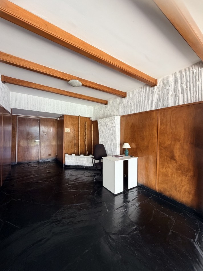 Departamento dos ambientes y medio, con patio y parrilla 