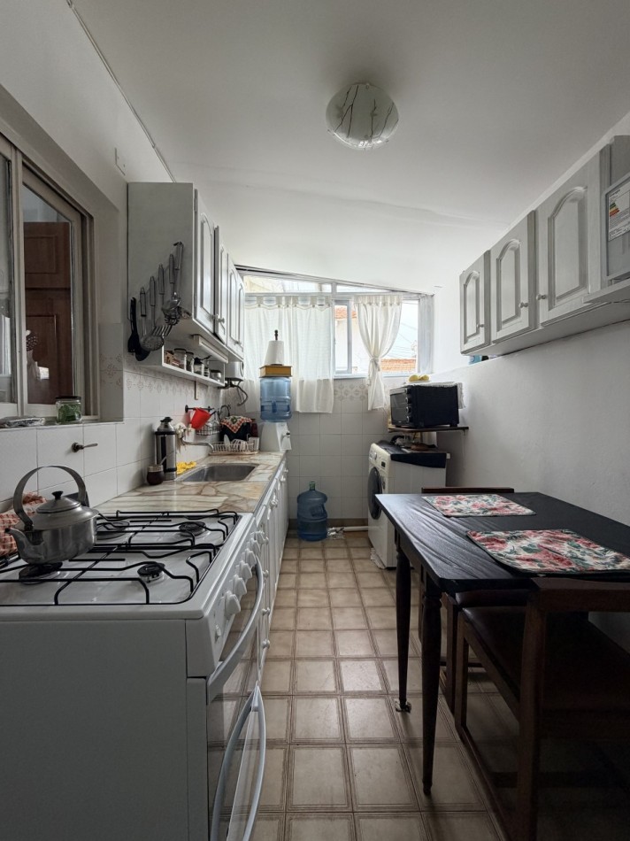 Venta PH tres ambientes por escalera 