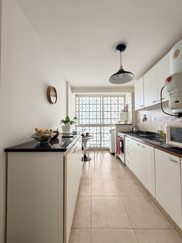 Departamento 4 ambientes con balcon a la  