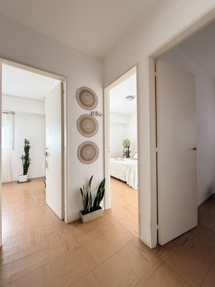 Departamento 4 ambientes con balcon a la  