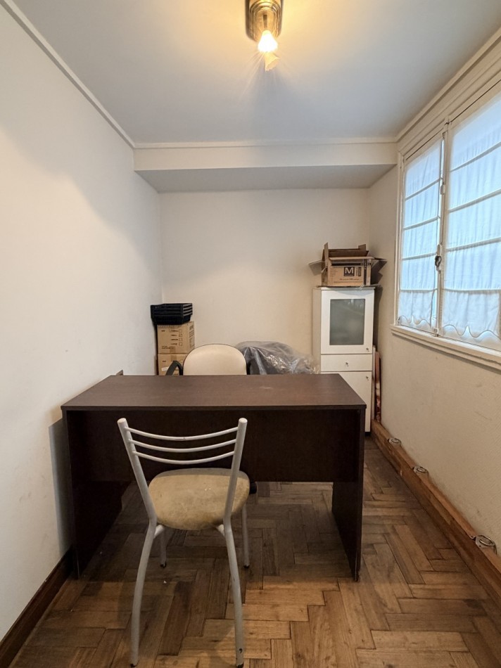 Casa de 5 ambientes uso profesional mas departamento , venta en Block 