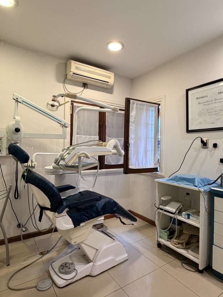 Casa de 5 ambientes uso profesional mas departamento , venta en Block 