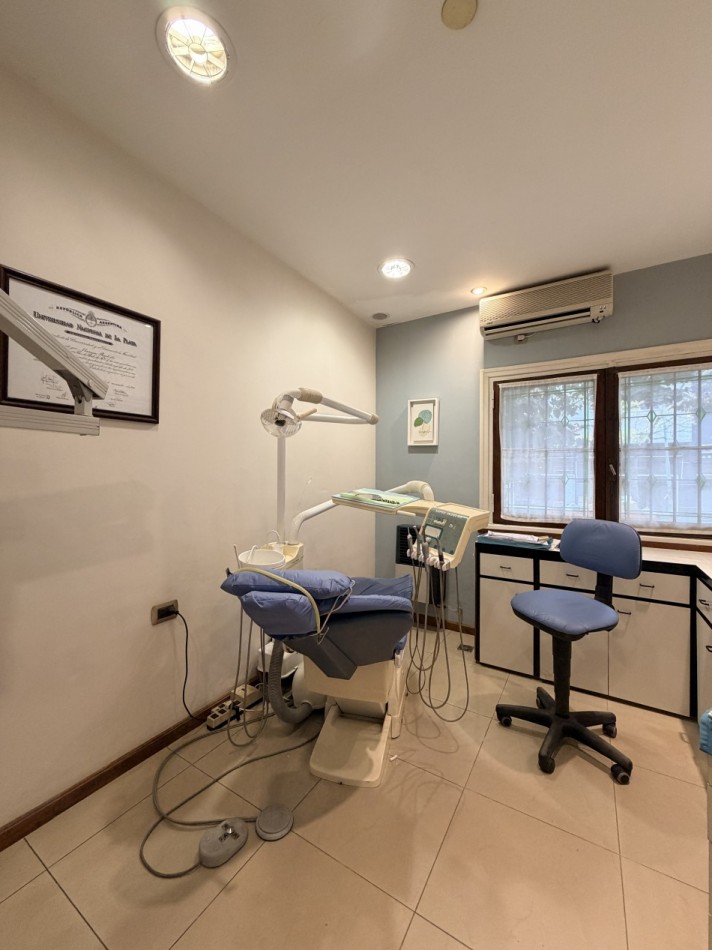 Casa de 5 ambientes uso profesional mas departamento , venta en Block 