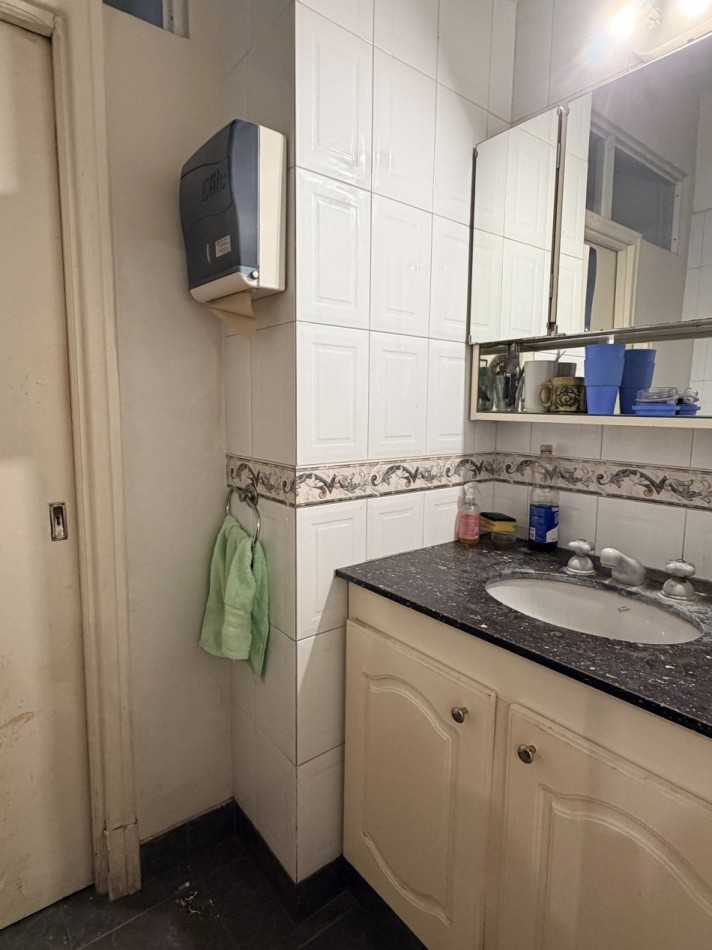 Casa de 5 ambientes uso profesional mas departamento , venta en Block 