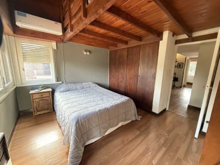 Casa en venta La Florida cinco ambientes