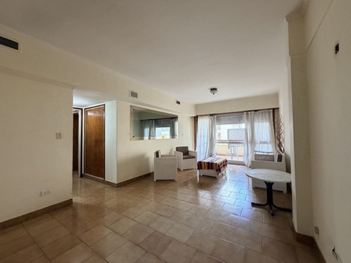 Departamento 4 ambientes para dependencias y cochera 