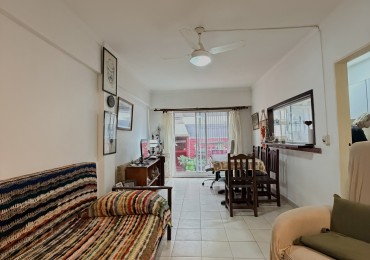Departamento dos ambientes y medio, con patio y parrilla 